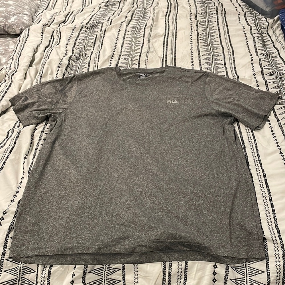 Men’s Fila dark gray athletic t-shirt